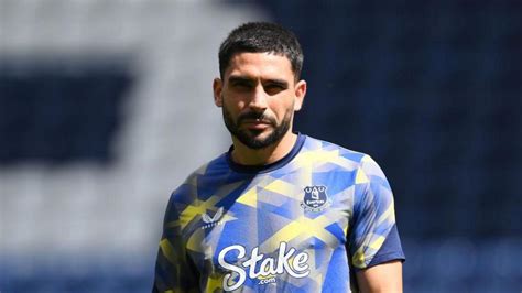 Everton's Neal Maupay close to Marseille transfer.